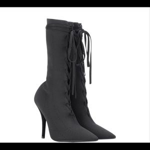 Yeezy Season 5 lace up knit ankle boot, in very good condition only used once